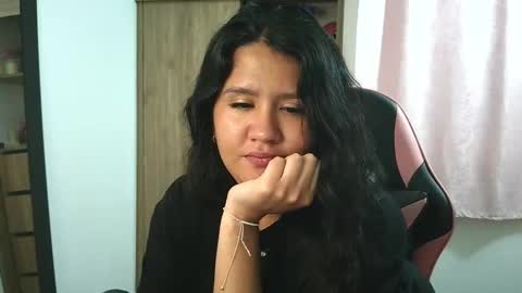 Olivia online show from 11-07-25, 07:36