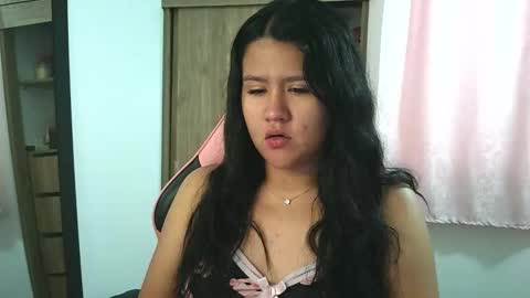 Olivia online show from 11-15-25, 01:51