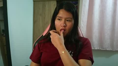 Olivia online show from 04-01-26, 01:41