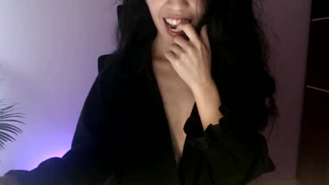 Snapshot of oliviaaa__ chatting on 06-04-26, 04:24 oliviaaa__ online show from 06-04-26, 04:24