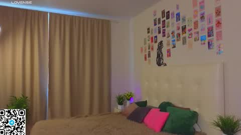 Olivia online show from 10-18-25, 02:14