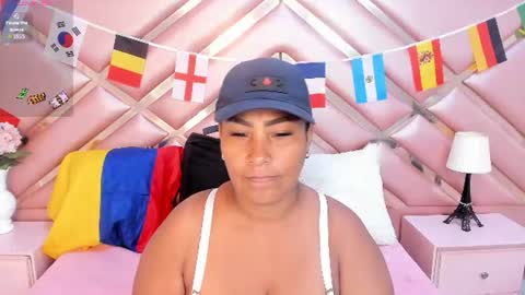 Snapshot of oliviaburningmilf chatting on 06-13-26, 11:41 Olivia Burning online show from 06-13-26, 11:41
