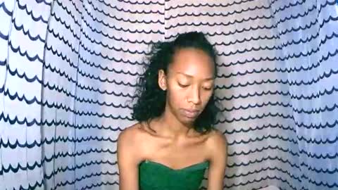 oliviah27 online show from 10-31-25, 11:39