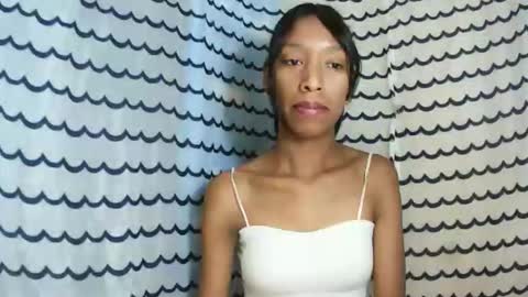 oliviah27 online show from 12-19-25, 08:49