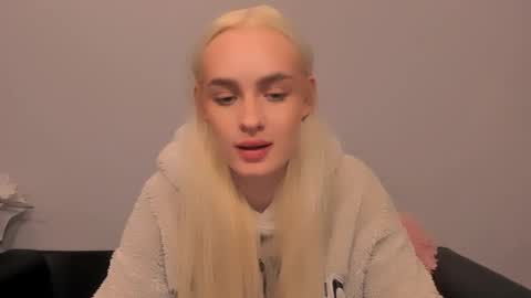 oliviaBeauty online show from 03-06-26, 05:53