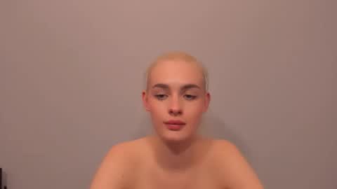 oliviaBeauty online show from 03-15-26, 09:10