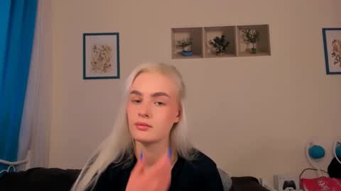 oliviaBeauty online show from 04-26-26, 01:42