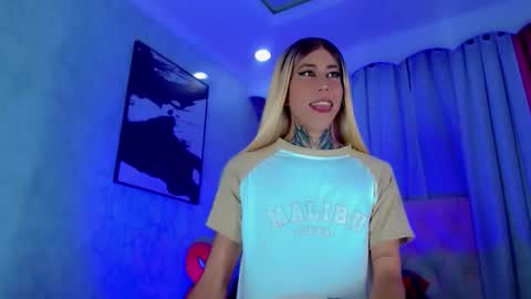 Snapshot of oliviahot01 chatting on 05-22-26, 01:57 oliviahot01 online show from 05-22-26, 01:57