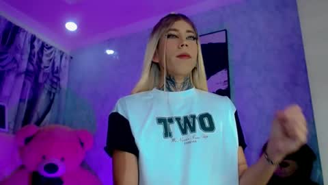 oliviahot01 online show from 06-20-26, 01:19