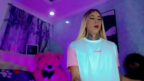 oliviahot01 online show from 06-28-26, 01:22