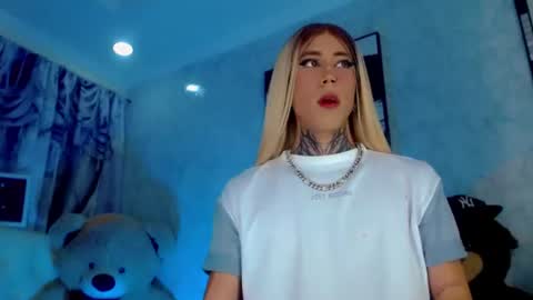 oliviahot01 online show from 07-01-26, 12:23
