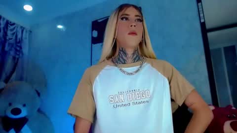 oliviahot01 online show from 07-03-26, 01:34