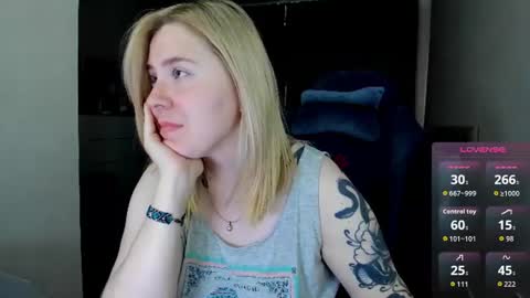 Snapshot of oliviamunk chatting on 07-15-26, 03:45 . online show from 07-15-26, 03:45