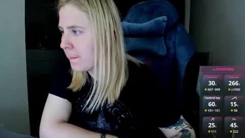 Snapshot of oliviamunk chatting on 07-17-26, 04:19 . online show from 07-17-26, 04:19