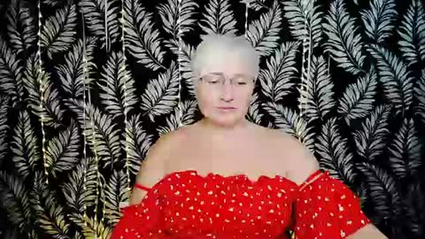 Snapshot of oliviaoskar_ chatting on 06-19-26, 10:30 Kelly online show from 06-19-26, 10:30