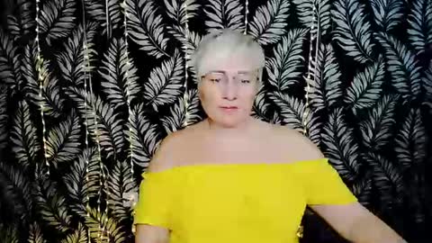 Snapshot of oliviaoskar_ chatting on 07-25-26, 10:02 Kelly online show from 07-25-26, 10:02