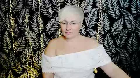 Snapshot of oliviaoskar_ chatting on 07-27-26, 10:11 Kelly online show from 07-27-26, 10:11