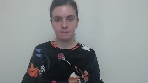 Snapshot of oliviasager chatting on 01-08-25, 10:27 Mistress Olivia online show from 01-08-25, 10:27