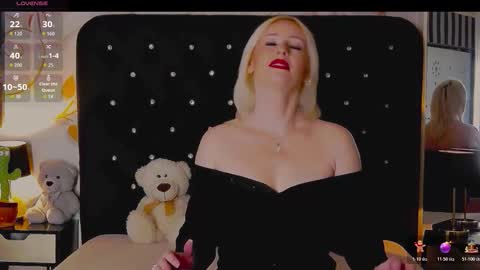 Olivia online show from 12-13-25, 09:42