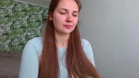 Olivia online show from 09-11-25, 04:45