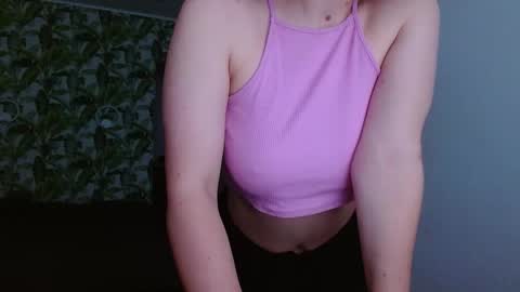 Olivia online show from 11-17-25, 05:24