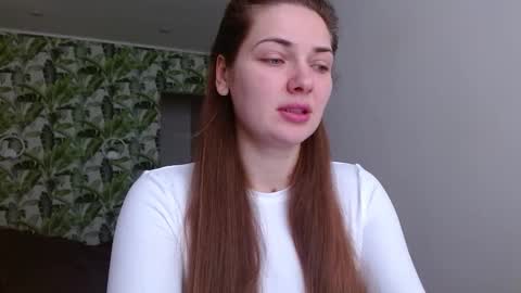 Olivia online show from 02-15-26, 05:48