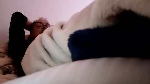 oliviassl22 online show from 11-14-25, 07:01