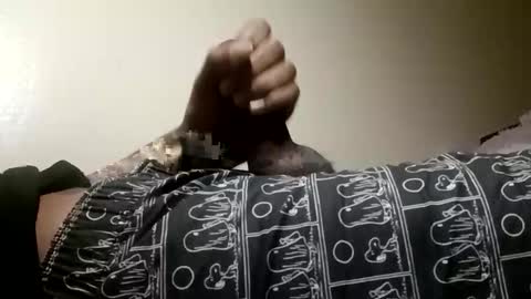 Snapshot of olliebennit chatting on 10-21-25, 05:57 Ollie online show from 10-21-25, 05:57