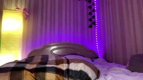 Emma online show from 05-27-26, 01:08