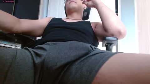 Snapshot of olliver3018 chatting on 02-17-26, 05:52 Olliver online show from 02-17-26, 05:52