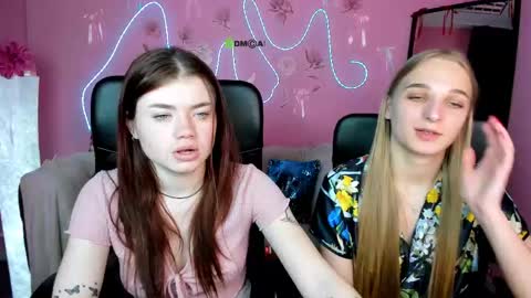 Ollivia online show from 04-25-26, 01:41