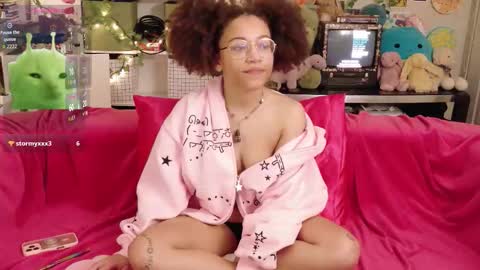 Snapshot of ollythegreat chatting on 12-16-25, 12:48 olly online show from 12-16-25, 12:48