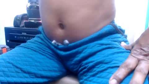 Snapshot of oly10022020 chatting on 07-21-26, 11:01 OlySantos online show from 07-21-26, 11:01