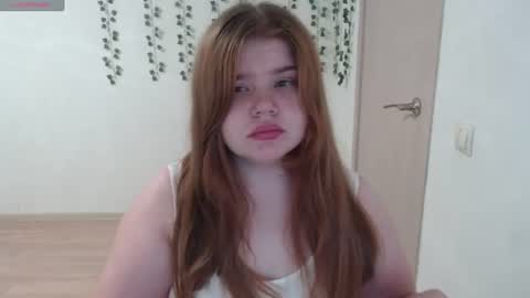 Snapshot of omellyoo chatting on 07-19-26, 07:28 MellY online show from 07-19-26, 07:28