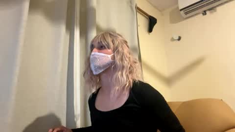 Snapshot of omgyesgurl chatting on 12-31-24, 04:06 amy 3 online show from 12-31-24, 04:06