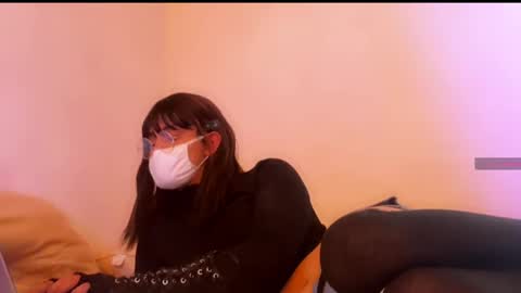 Snapshot of omgyesgurl chatting on 09-21-25, 10:11 amy 3 online show from 09-21-25, 10:11