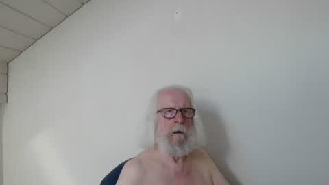 Snapshot of onanister chatting on 07-06-26, 07:05 Somewhere over the rainbow online show from 07-06-26, 07:05