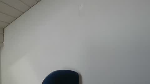 Snapshot of onanister chatting on 07-10-26, 07:12 Somewhere over the rainbow online show from 07-10-26, 07:12