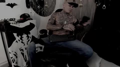     ... online show from 01-09-26, 10:11