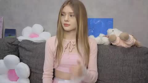 Snapshot of one_more_touch chatting on 07-29-26, 01:42 Eva online show from 07-29-26, 01:42