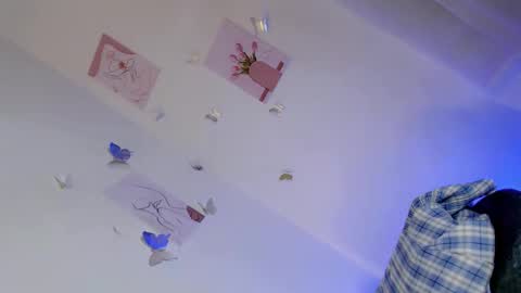 Snapshot of one_sweet_day18 chatting on 05-16-26, 04:09 jessy online show from 05-16-26, 04:09