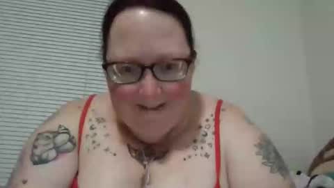 Snapshot of onedaffodil84 chatting on 05-14-26, 04:41 Pixie online show from 05-14-26, 04:41