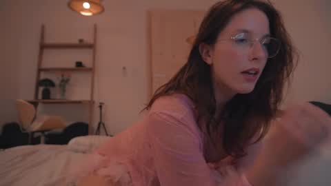 Snapshot of onelittlemermaid chatting on 02-14-25, 09:53 Ariel online show from 02-14-25, 09:53