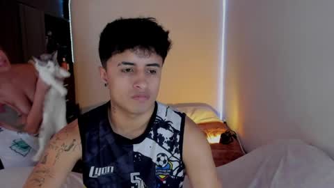 YIN MIGUEL online show from 04-22-26, 02:51