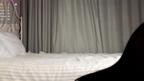 Snapshot of onemoreecall chatting on 02-20-25, 04:14 Lexi online show from 02-20-25, 04:14