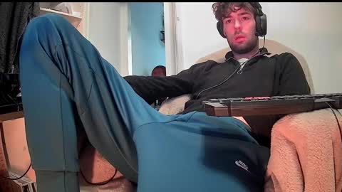 onesieboyx online show from 02-24-25, 09:00