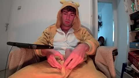 onesieboyx online show from 09-18-25, 10:17