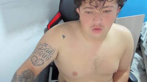 Snapshot of onewhiteboichub chatting on 09-26-25, 03:38 Andres INDEPENDENT MODEL online show from 09-26-25, 03:38