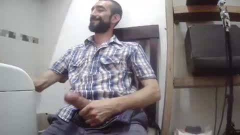 Snapshot of onfirebigman chatting on 01-03-25, 12:33 Giorgeo Armani online show from 01-03-25, 12:33