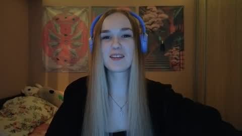 Snapshot of oniehubach chatting on 03-22-26, 01:47 Elizabeth online show from 03-22-26, 01:47